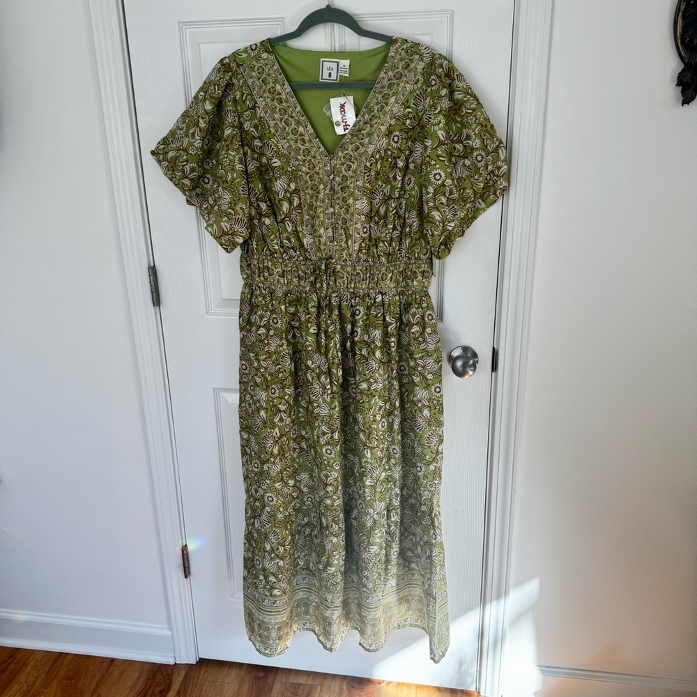 1X Léa Green 🌿 Puff Sleeves, Smocked Waist, Pockets! Perfect spring or easter. - Picture 8 of 8